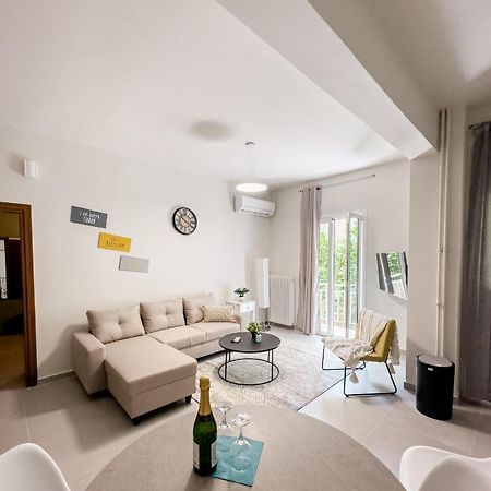 Metro Chic Haven: Modernized Urban Studio Near The Tram Атина Екстериор снимка