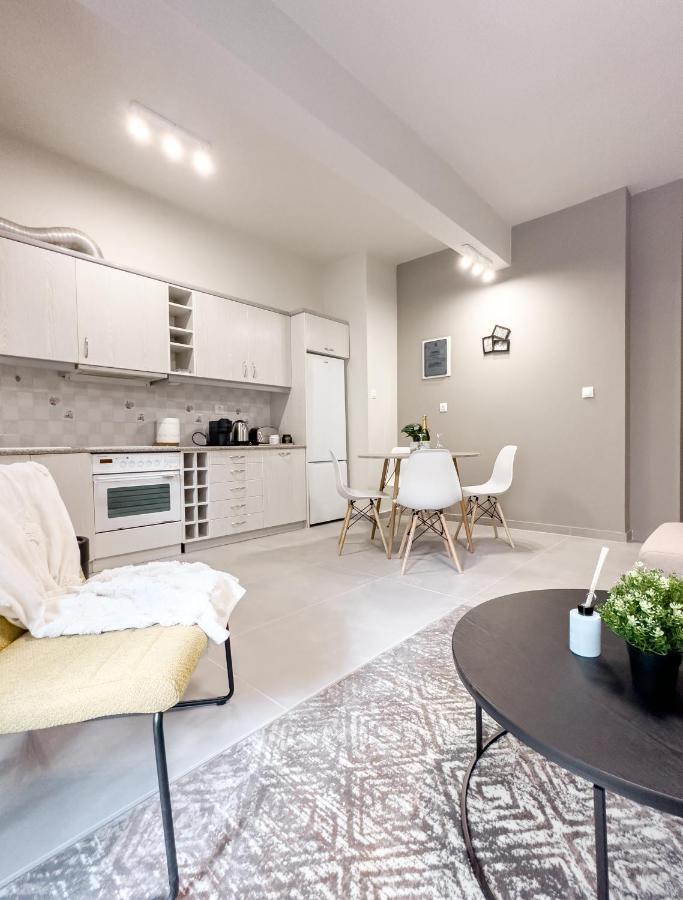 Metro Chic Haven: Modernized Urban Studio Near The Tram Атина Екстериор снимка