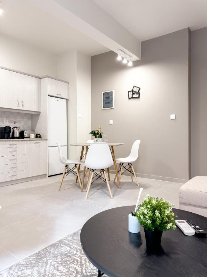 Metro Chic Haven: Modernized Urban Studio Near The Tram Атина Екстериор снимка