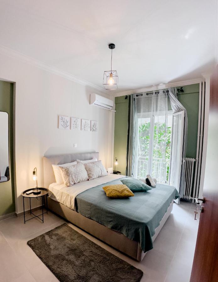 Metro Chic Haven: Modernized Urban Studio Near The Tram Атина Екстериор снимка
